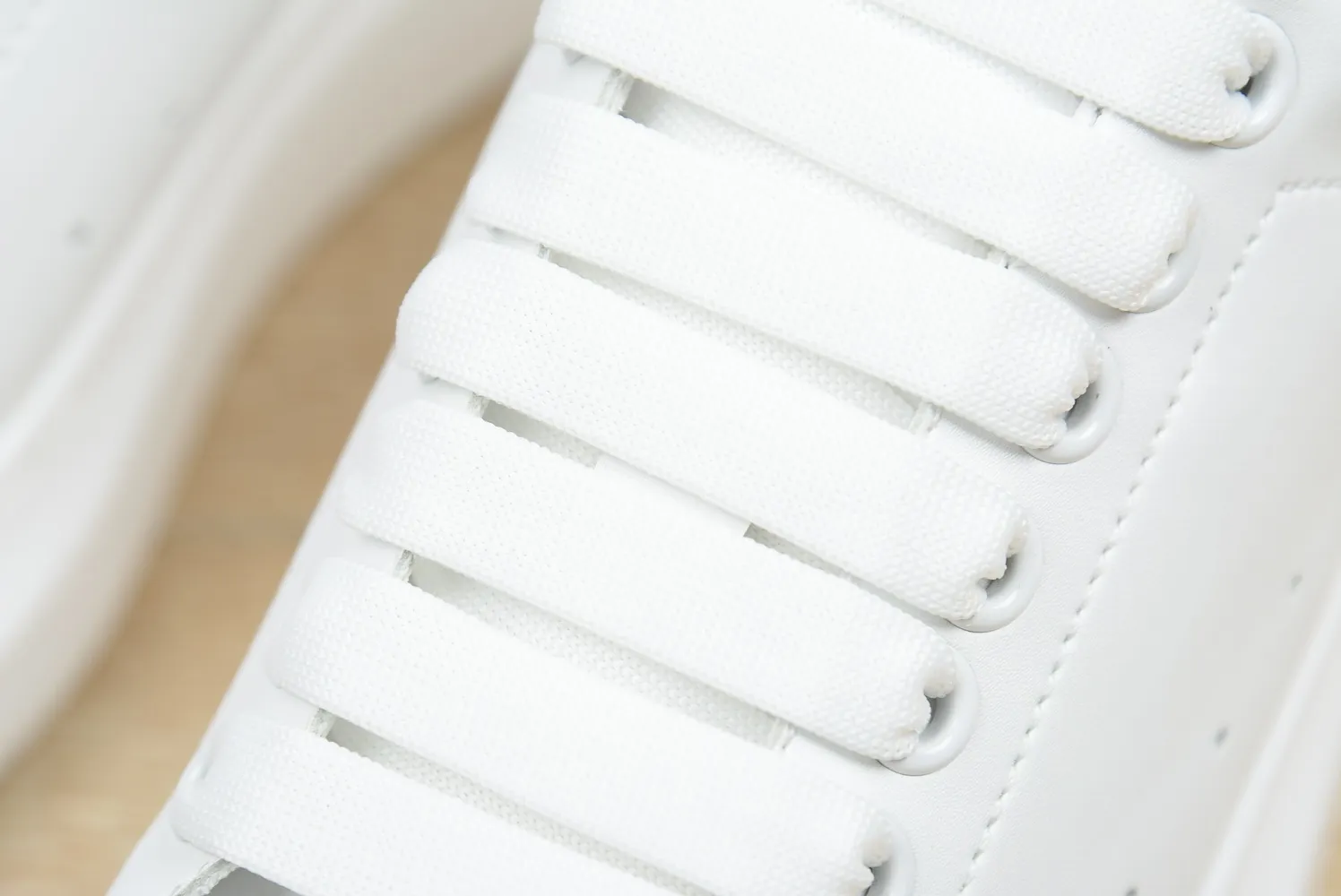 👟👟Ex-factory price 480👟👟 Women's shoes, women's clothing, Mc Queen, cowhide black leather tail 35-44 ‼ ️‼ ️ Alexa**er McQue**n Paris Fashion Week latest casual fashion sneakers high version ❗️❗️ Variety of fashion and different styles experience ‼ ️‼ ️Female size 34-40 Men’s size 38-44 Comes with full counter packaging!